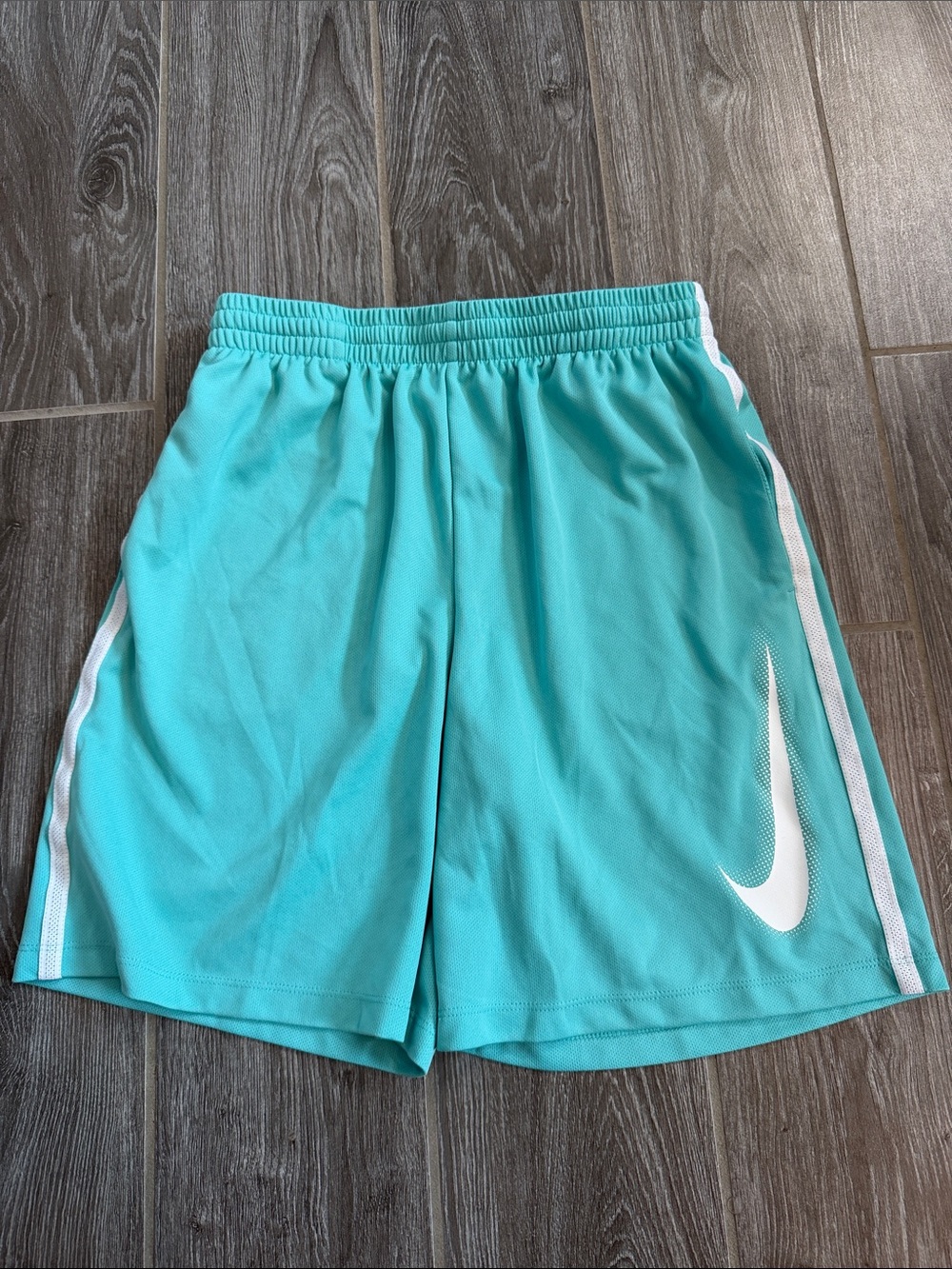 Nike Youth Boys XL Teal and white Athletic Swoosh shorts w/pockets